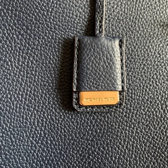 MICHAEL KORS KARSON CARRYALL TOTE NAVY BLUE NWT - Picture 5 of 6